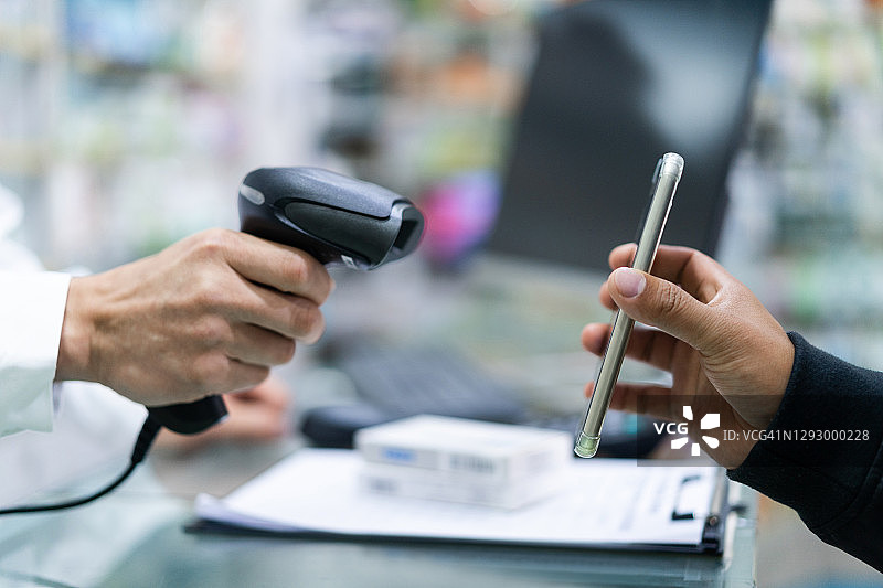 智能手机非接触式支付图片素材