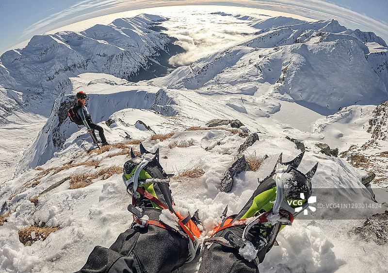 冬季登山者图片素材