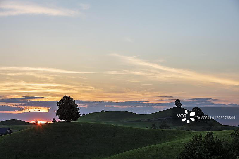瑞士楚格州门津根的冰川鼓丘图片素材