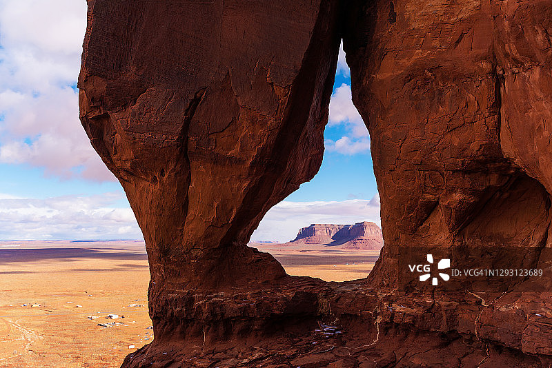 亚利桑那州纪念碑谷泪珠拱门图片素材