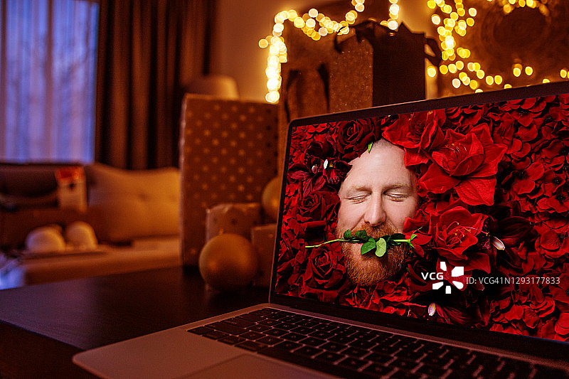 情人节在线约会笔记本电脑设置图片素材