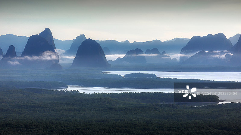 攀牙湾日出图片素材
