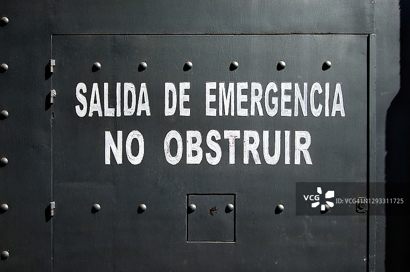 金属紧急出口图片素材