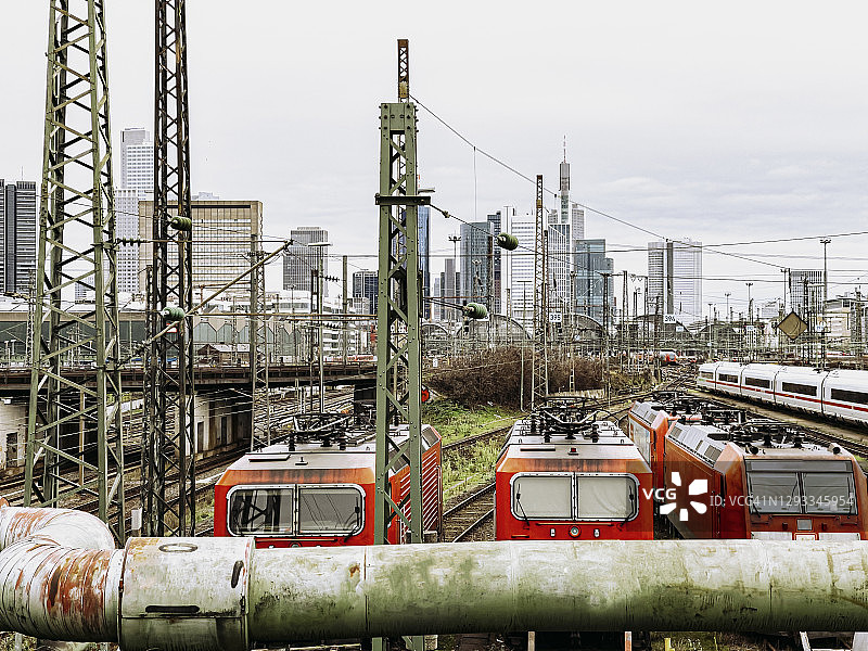 法兰克福中央车站沿线的天际线图片素材