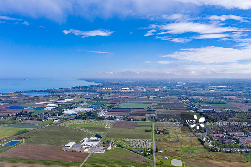 加拿大安大略省尼亚加拉瀑布地区的春季农场和果园图片素材