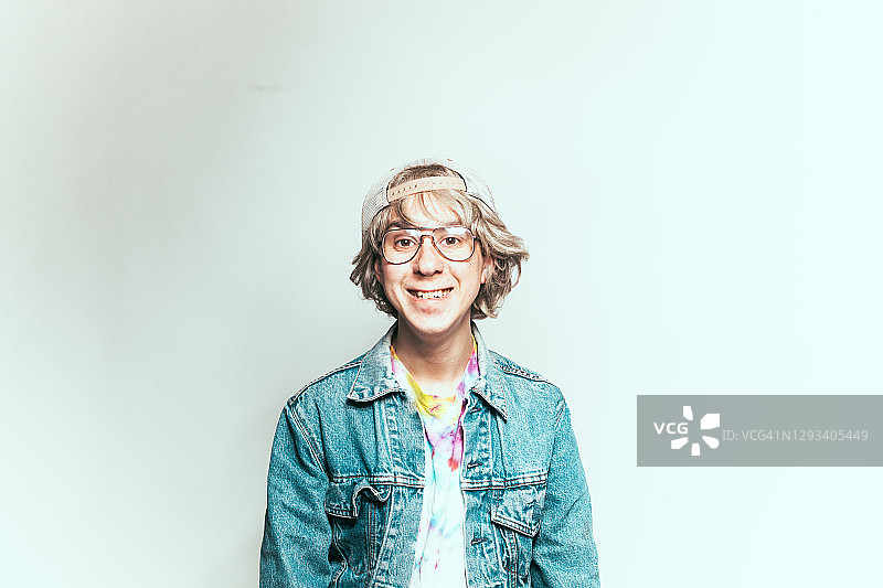 80年代的青少年书呆子形象图片素材