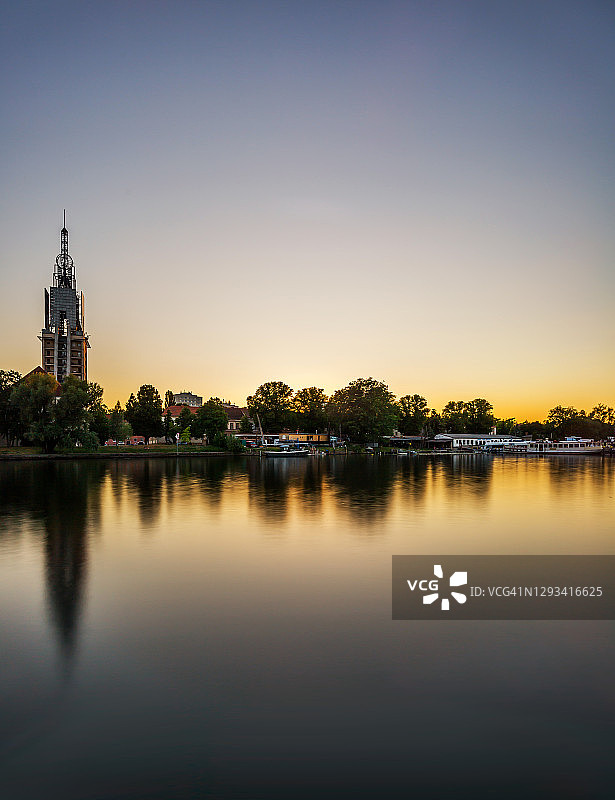 波茨坦哈弗尔河日落天际线（勃兰登堡，德国）图片素材