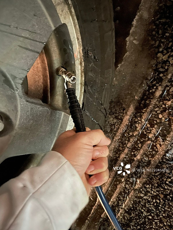 轮胎充气图片素材