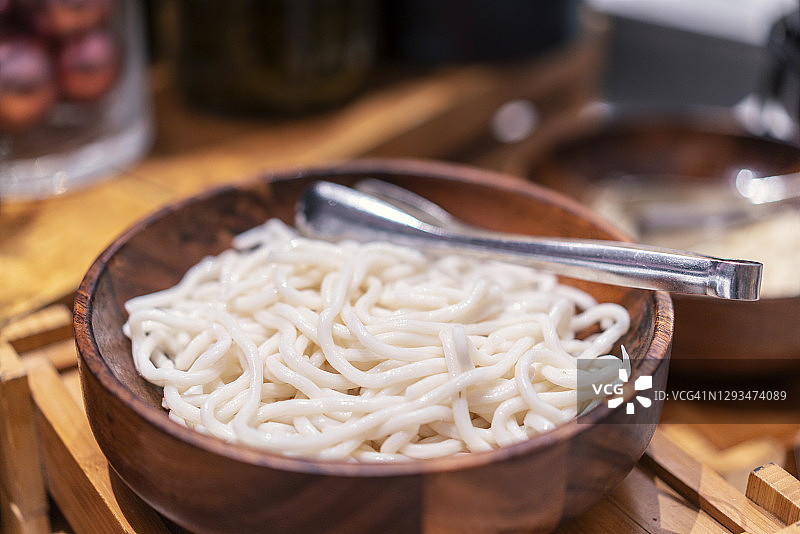 碗中乌冬面的特写图片素材