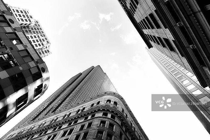 波士顿仰视摩天大楼图片素材