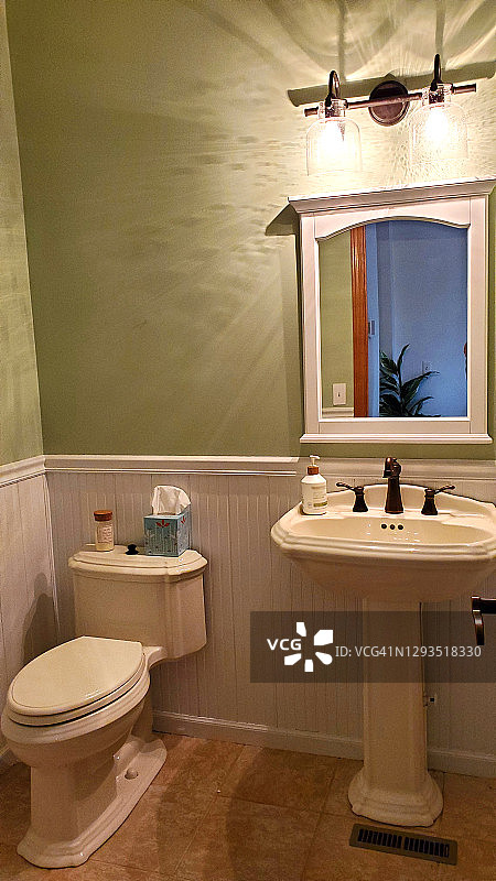 化妆室翻新后图片素材