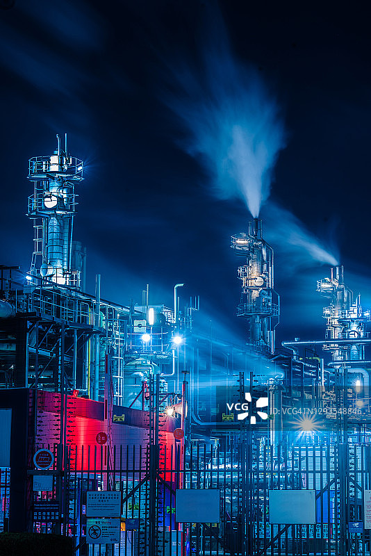 烟囱冒出的雾霾图片素材