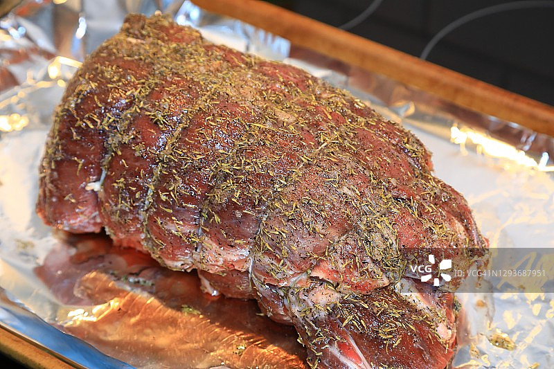 准备中的餐食图片素材