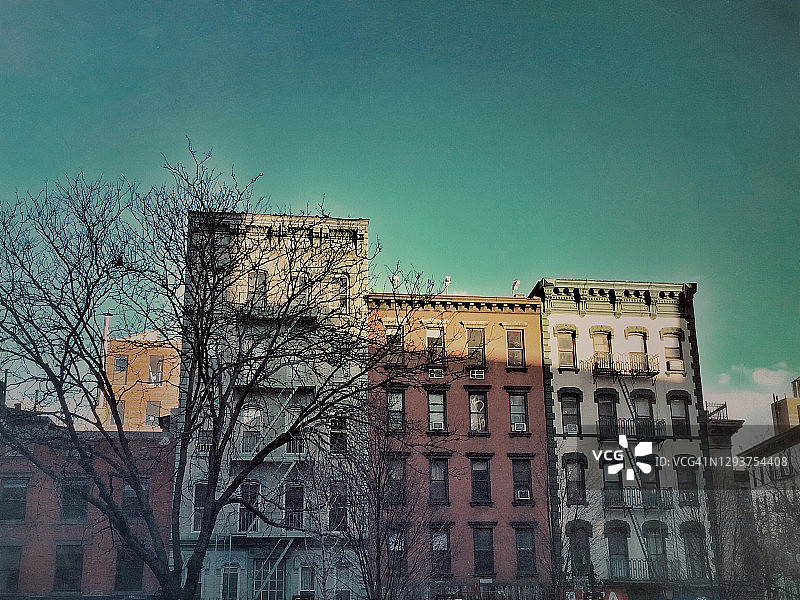 曼哈顿上东区的一排建筑物图片素材