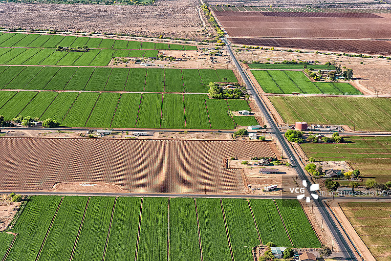 亚利桑那州沙漠农田航拍图片素材