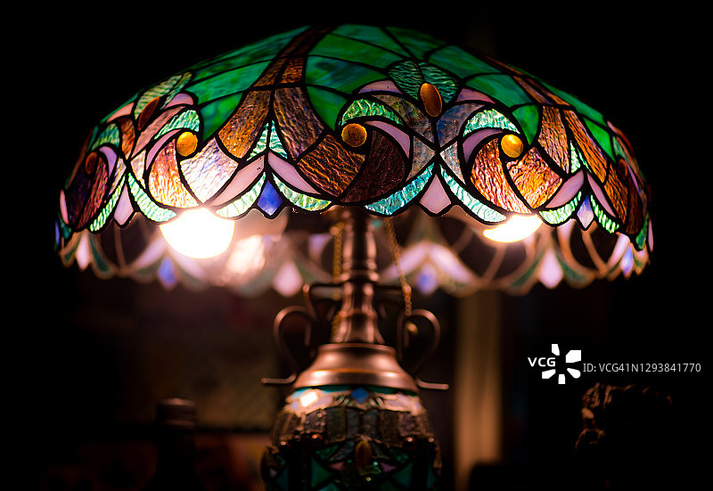 发光台灯图片素材