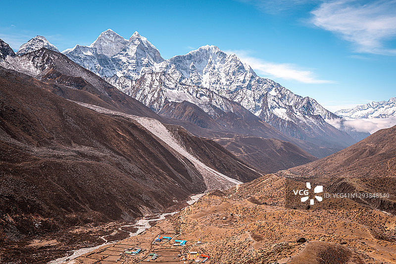 尼泊尔喜马拉雅山脉的坎特加峰图片素材