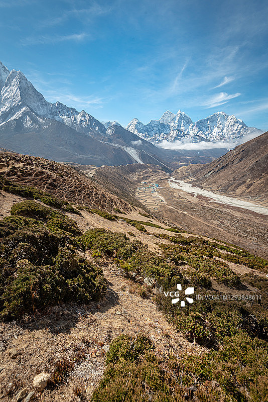 尼泊尔喜马拉雅山脉的坎特加峰图片素材
