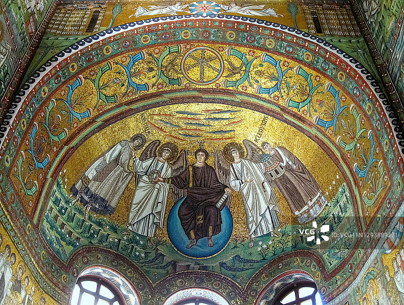 意大利拉韦纳圣维塔莱大教堂后殿的马赛克图片素材