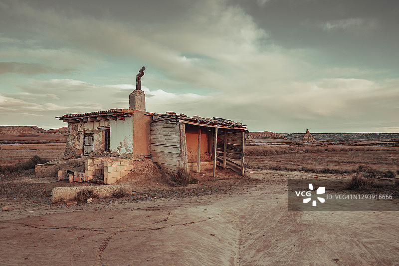 西班牙北部Bardenas Reales荒地的沙漠景观图片素材