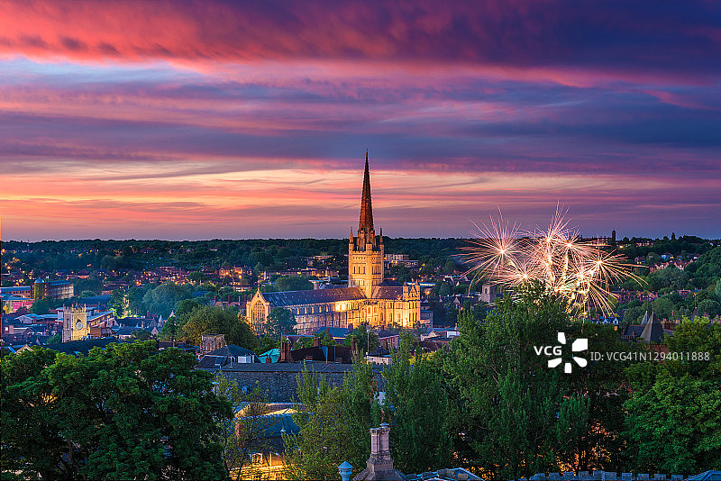 英国诺维奇大教堂日出图片素材