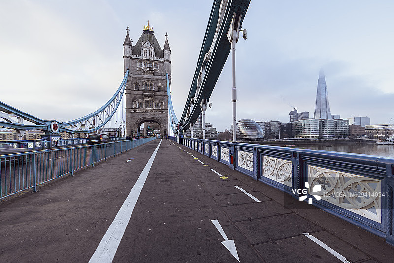 阴天早晨的伦敦城市地标图片素材