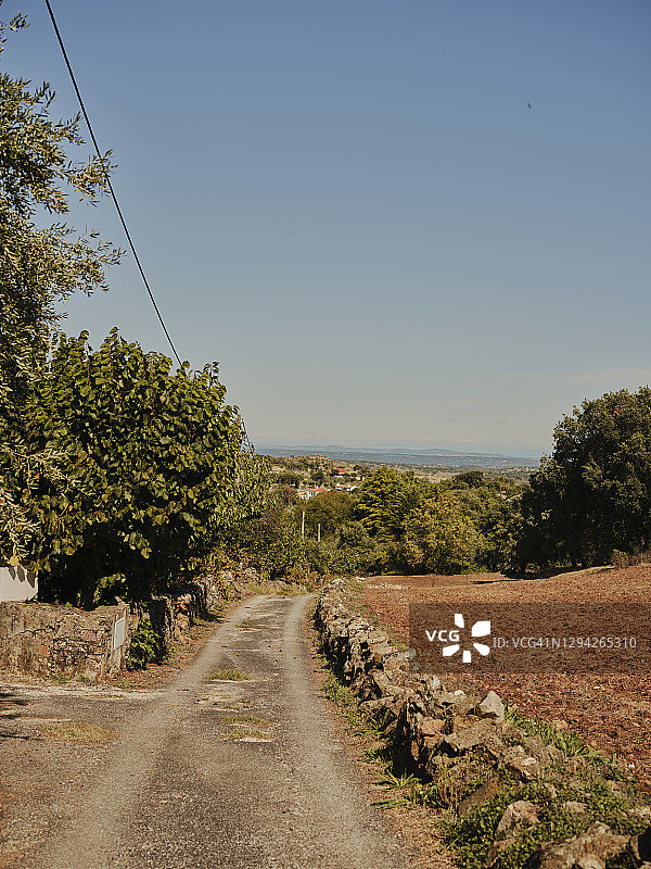 葡萄牙马尔旺附近的乡村公路图片素材