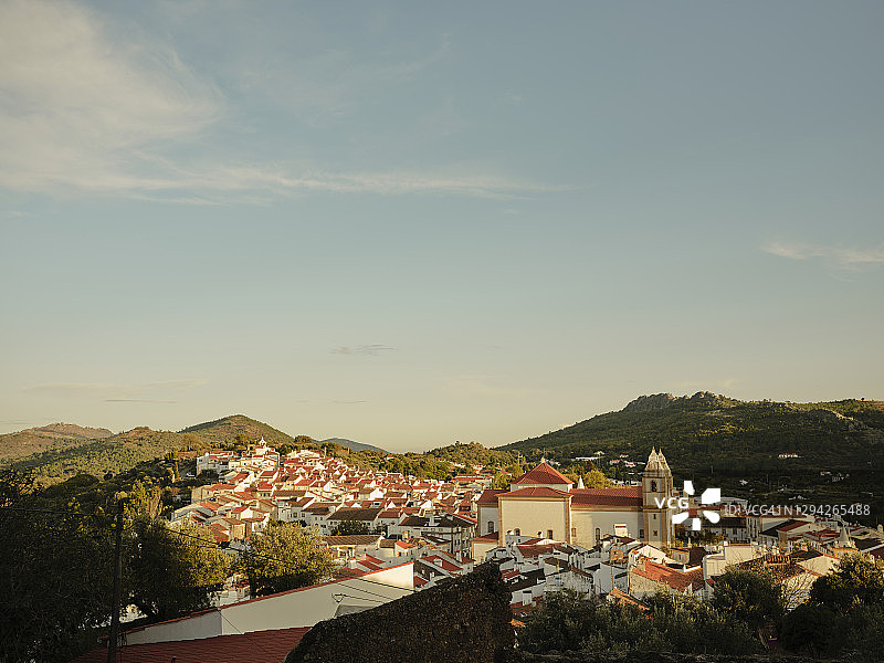 日落时分的卡斯特洛·德·维德城市风光图片素材