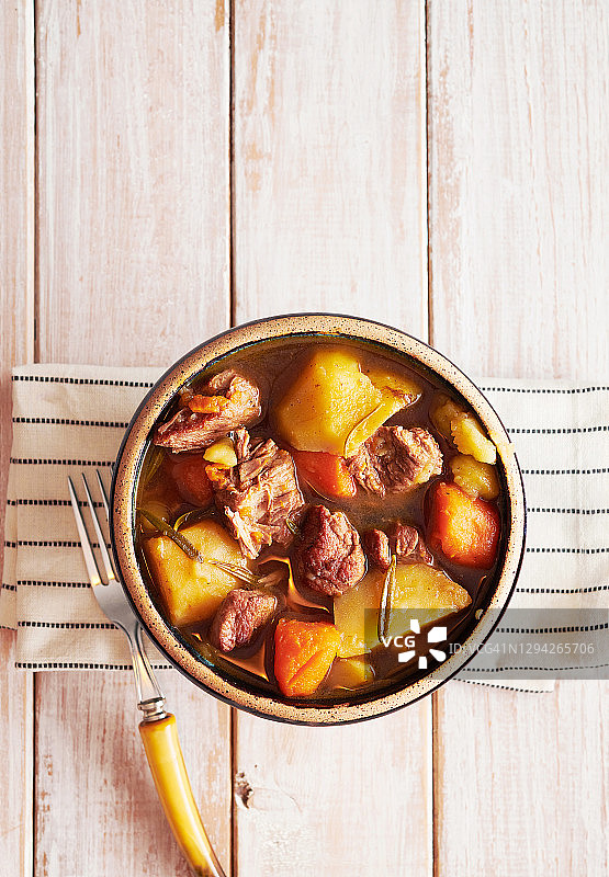 碗装丰盛牛肉炖菜图片素材