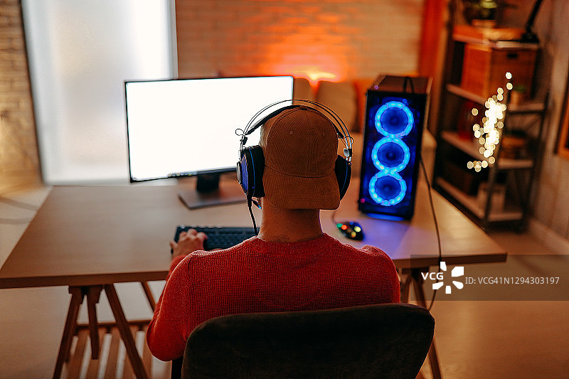 青少年玩游戏图片素材