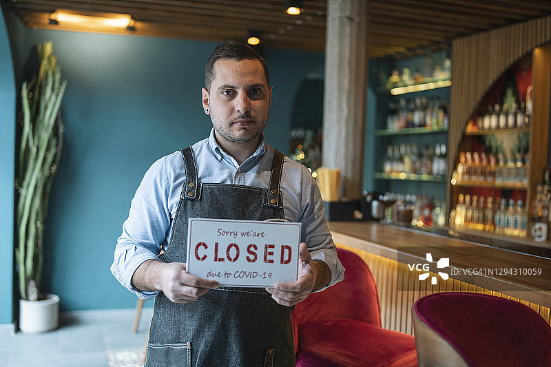 COVID-19疫情期间小型企业倒闭图片素材