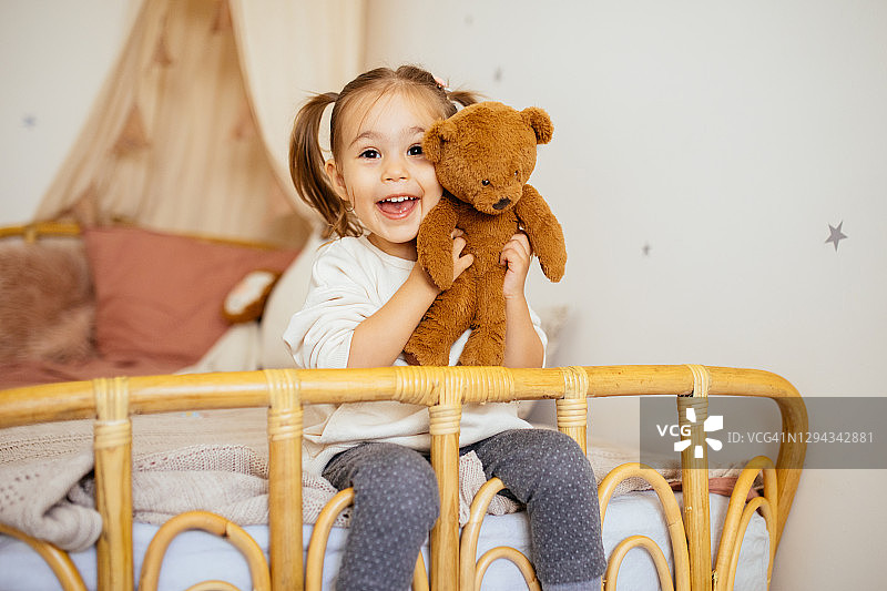 快乐的小女孩图片素材