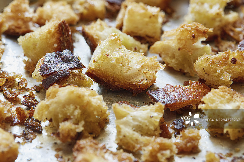 油炸面包丁特写图片素材