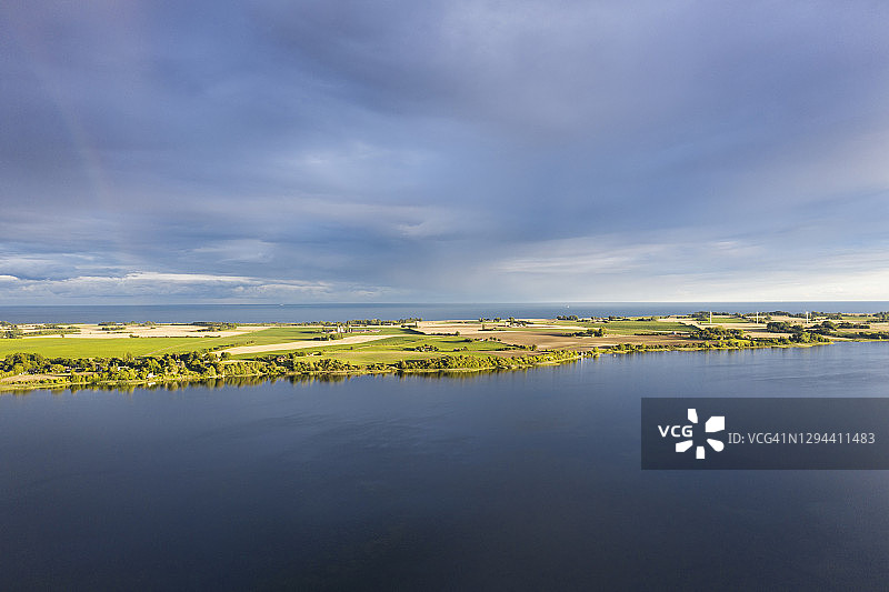 丹麦蒙岛斯泰格诺尔的无人机视角图片素材