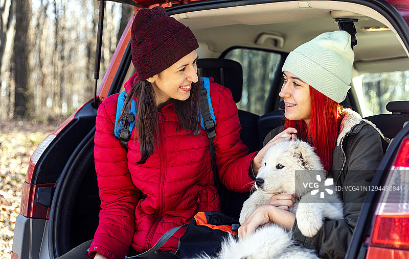 与挚友的冒险之旅图片素材