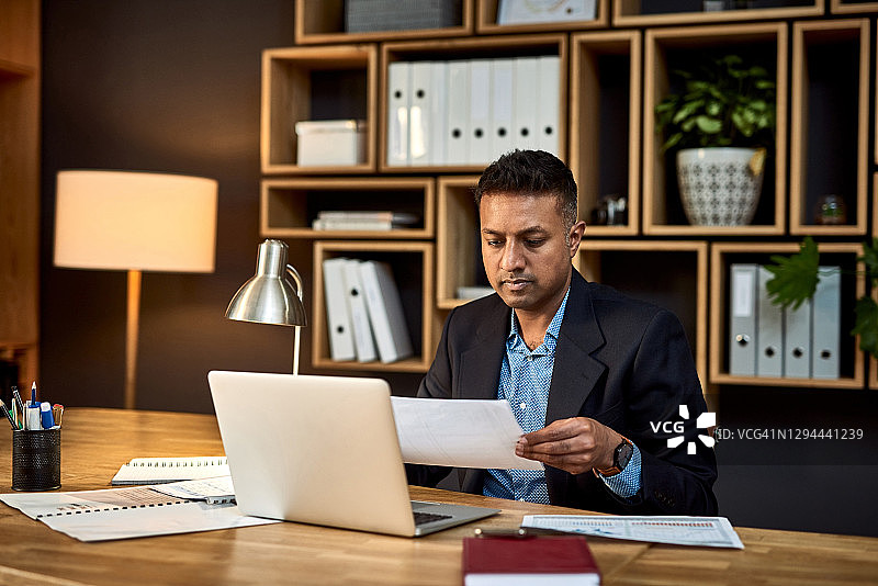 像老板一样工作，像老板一样成功图片素材