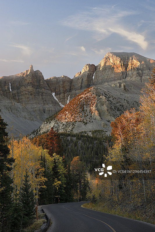 通往大盆地国家公园惠勒点的道路图片素材