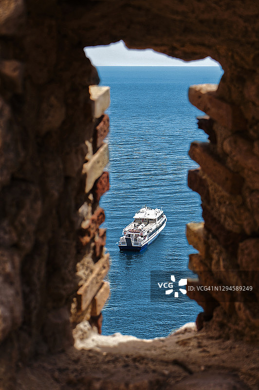 漏洞中的船图片素材