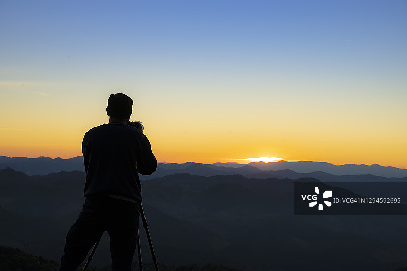 捕捉美丽的日落和风景图片素材