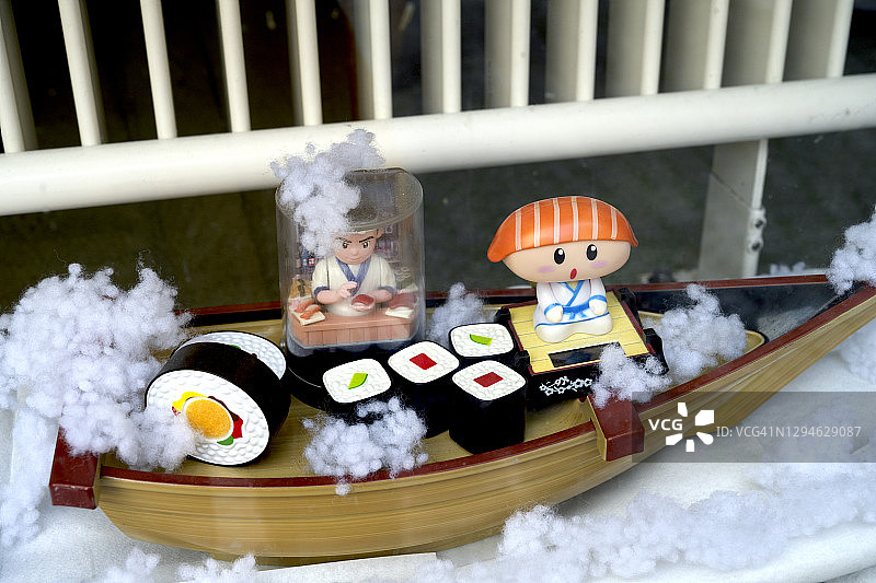 人造寿司船图片素材