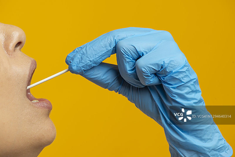 咽拭子采样图片素材