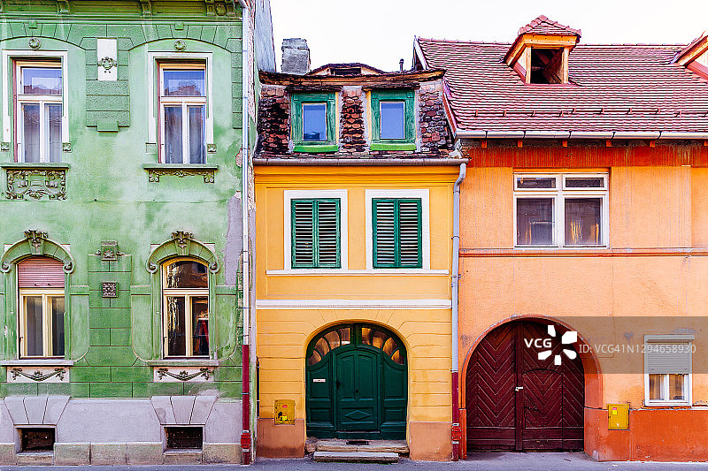 罗马尼亚特兰西瓦尼亚锡比乌老城中色彩鲜艳的房屋图片素材