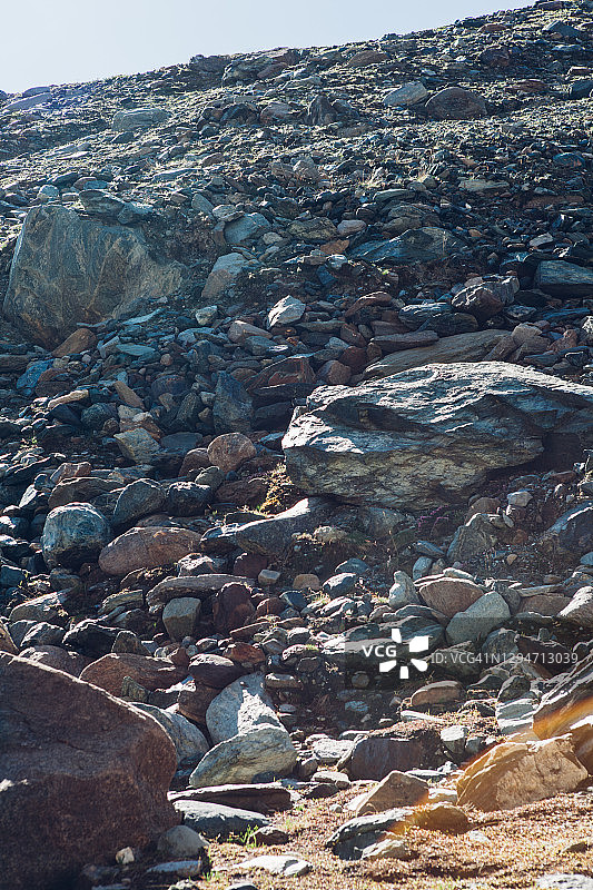 瑞士阿尔卑斯山岩壁图片素材