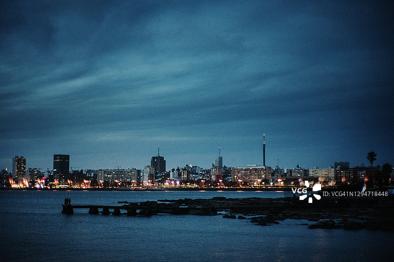 乌拉圭蒙得维的亚日落海岸线风光图片素材