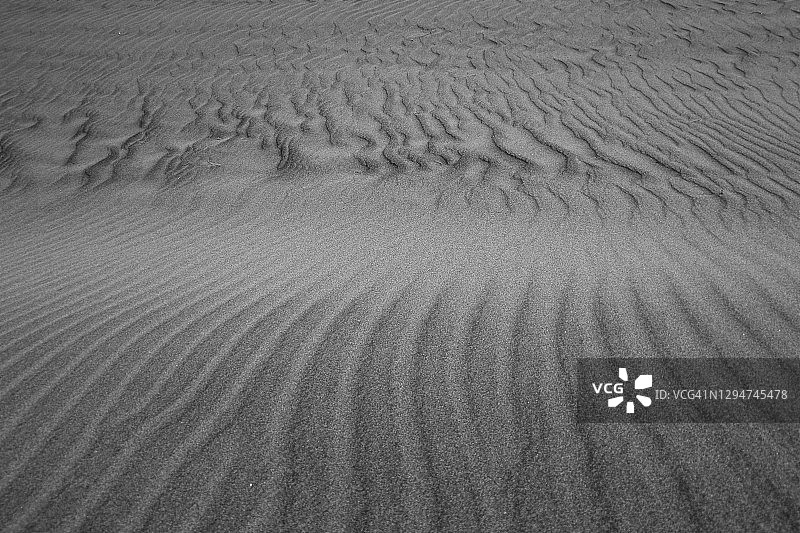 沙漠中的沙纹图案图片素材