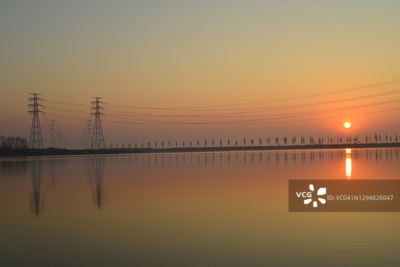 韩国大阜岛，始华湖的日出景色图片素材