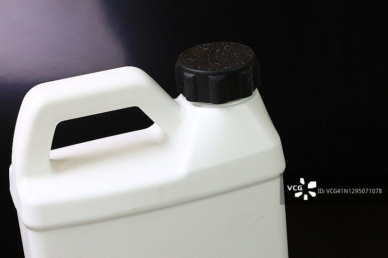 塑料液体瓶图片素材