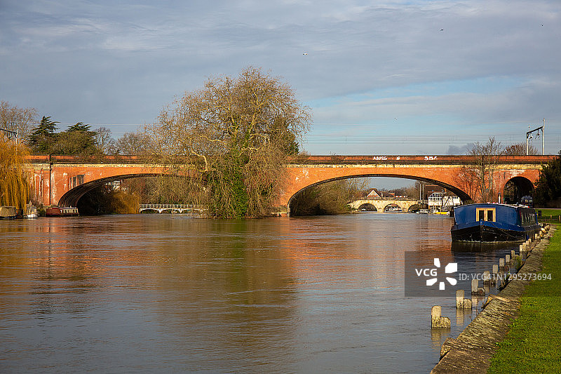 梅登黑德泰晤士河上的桥梁图片素材