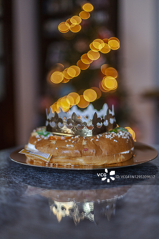 西班牙国王节的典型甜点：国王蛋糕图片素材