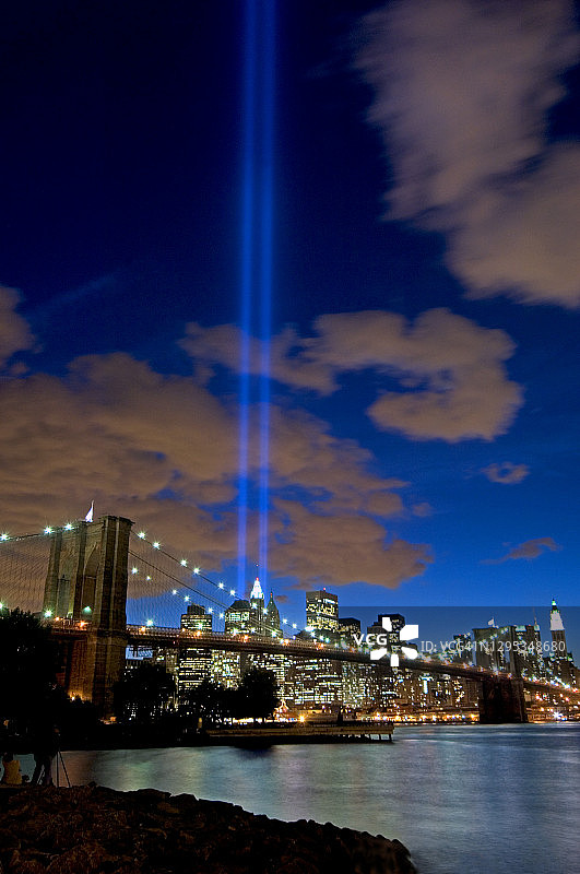 纪念2001年纽约世贸中心袭击事件的纪念光束图片素材